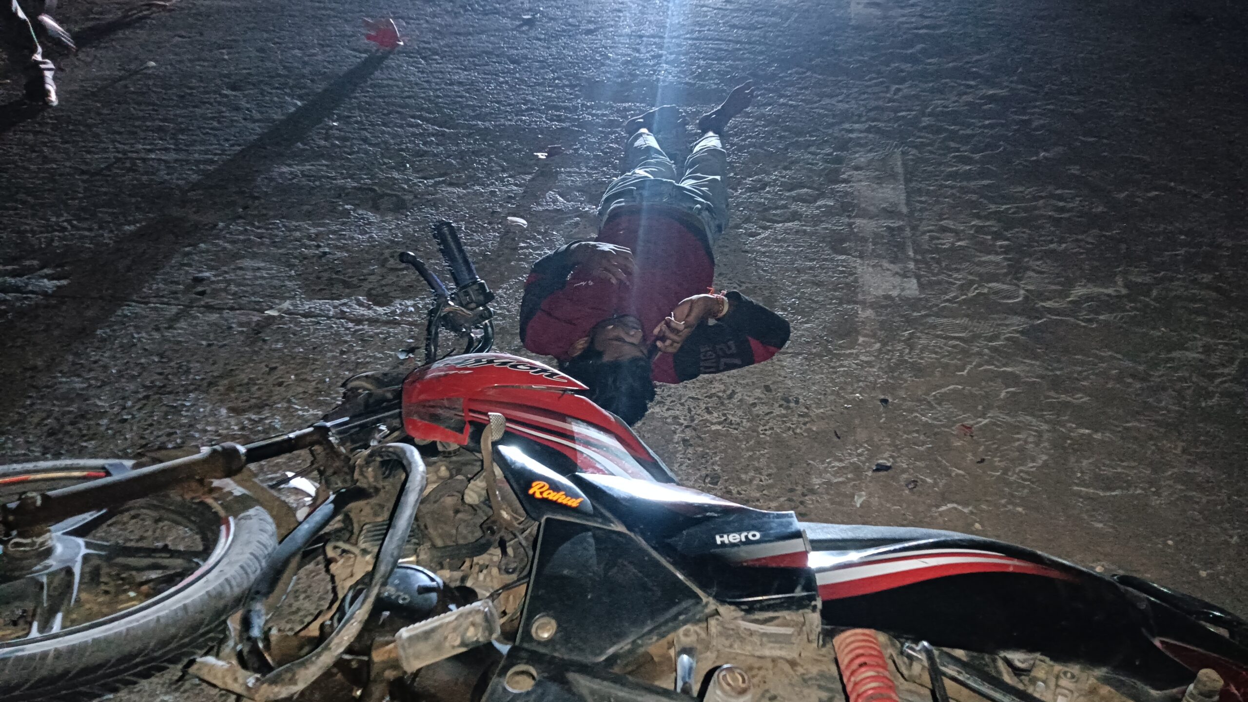 उंचवट्यांमुळे अपघातांचा धोका वाढला ; मृत कुटुंबाला २० लाख मदतीची मागणी...! सिरोंचा –धर्मापुरी मार्गावरील निकृष्ट कामावर संताप; ठेकेदारांवर कारवाईची मागणी...!