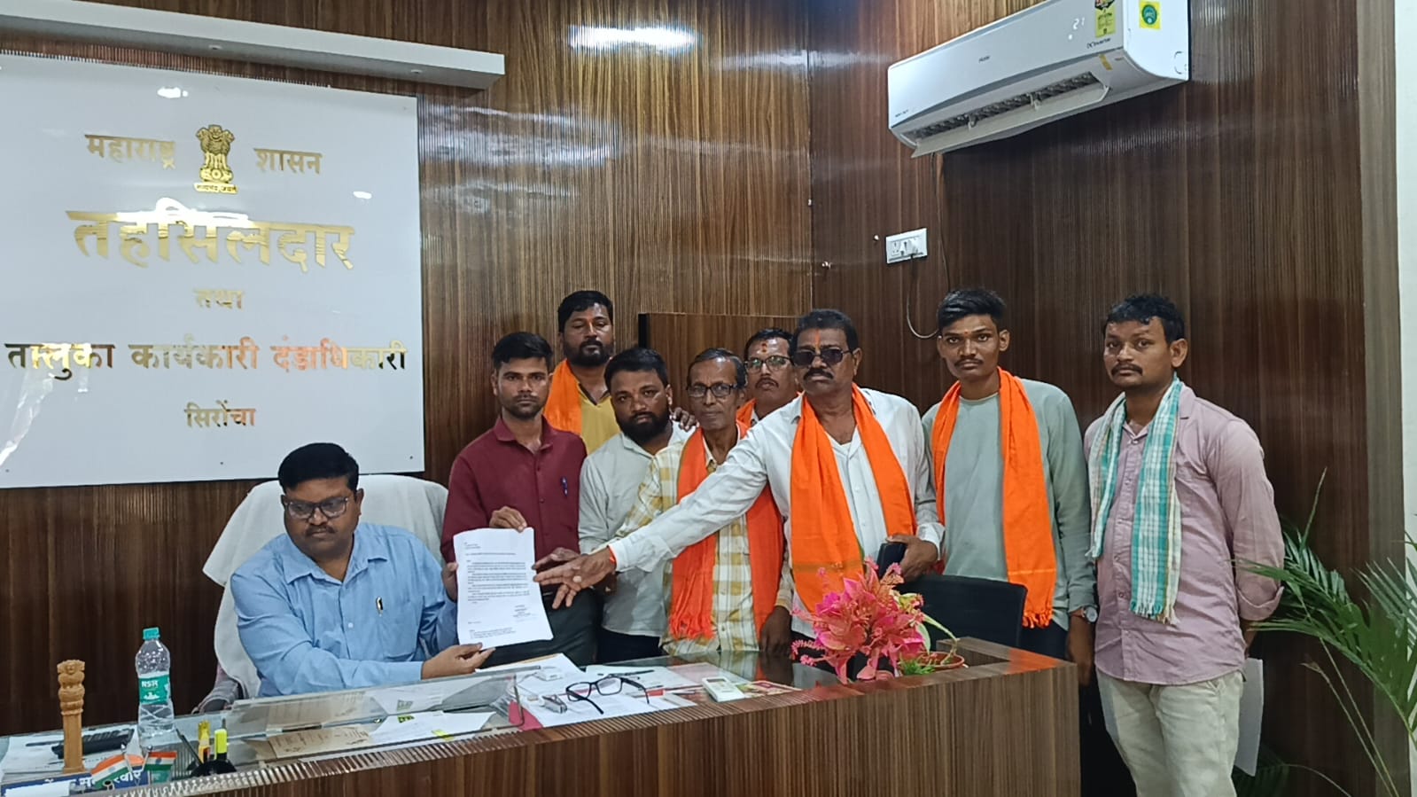 सिरोंचा नगर पंचायतमध्ये खळबळ ! पाणीपुरवठा अभियंता धर्मेंद्र घोडे यांची बदली थांबवण्याची जोरदार मागणी..!