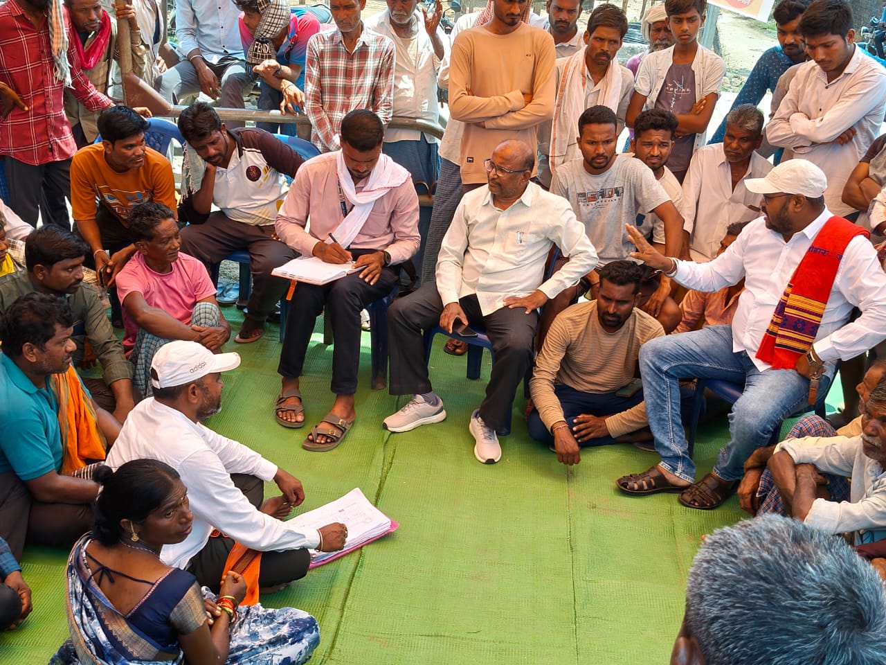 मोयाबीनपेठा ग्रामपंचायतीसमोर आमरण उपोषण; चौकशीच्या लेखी आश्वासनानंतर आंदोलन तात्पुरते स्थगित…!ग्रामपंचायतीतील कथित भ्रष्टाचार प्रकरणामुळे परिसरात खळबळ