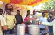 मानवतावादी व अध्यात्मिक गुरु श्री श्री रविशंकरजी यांच्या 70 व्या वाढदिवसानिमित्त सिरोंच्यात नगर पंचायतच्या नगराध्यक्षा सौ. पद्मा सतीश बोगे यांच्या हस्ते नागरिकांना माट्टा वितरण…!*