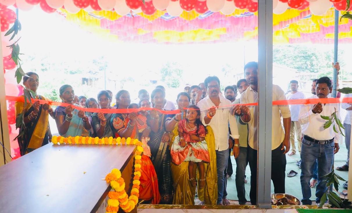 तन्वी MRF टायर शो-रूमचा नगराध्यक्षा पद्माताई बोगे यांच्या हस्ते भव्य शुभारंभ